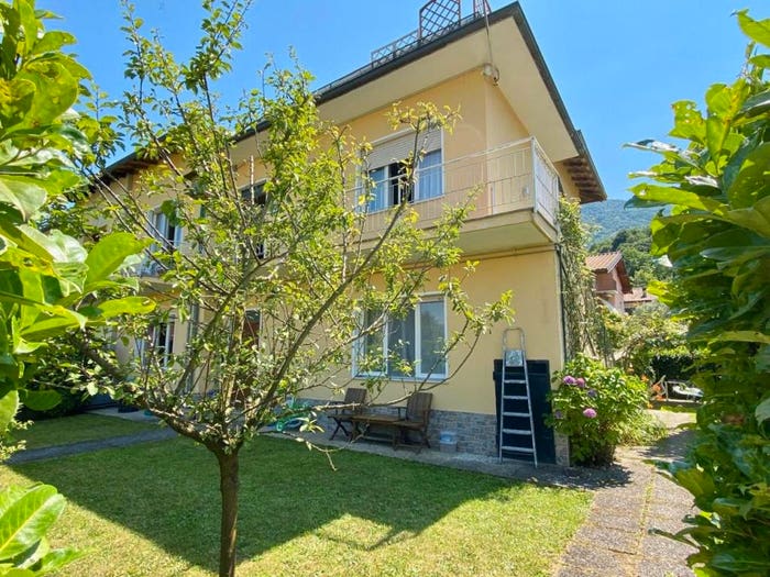 Casa con 6 locali in vendita in Via Raina, Centro, Lavena Ponte Tresa