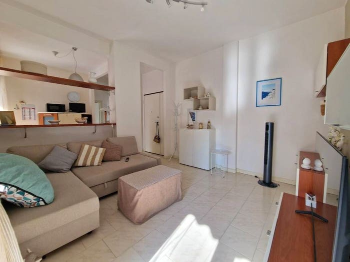 Appartamento trilocale in vendita in Via Felice Cavallotti, Marina di Carrara, Carrara