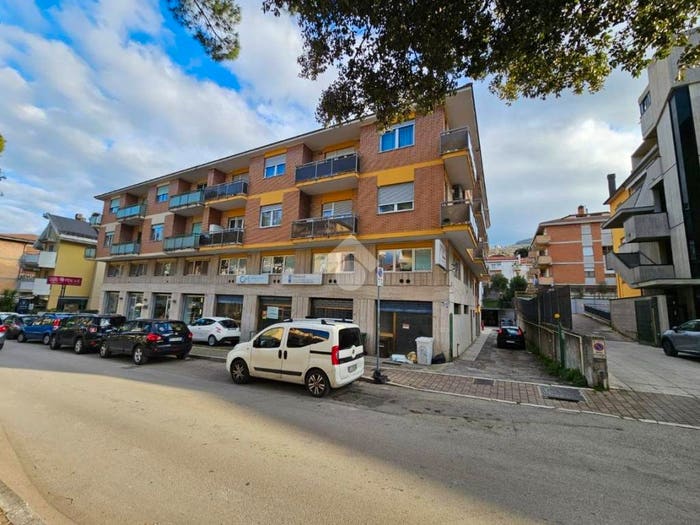 Appartamento con 5 locali in vendita in Via Napoli, Ascoli Piceno