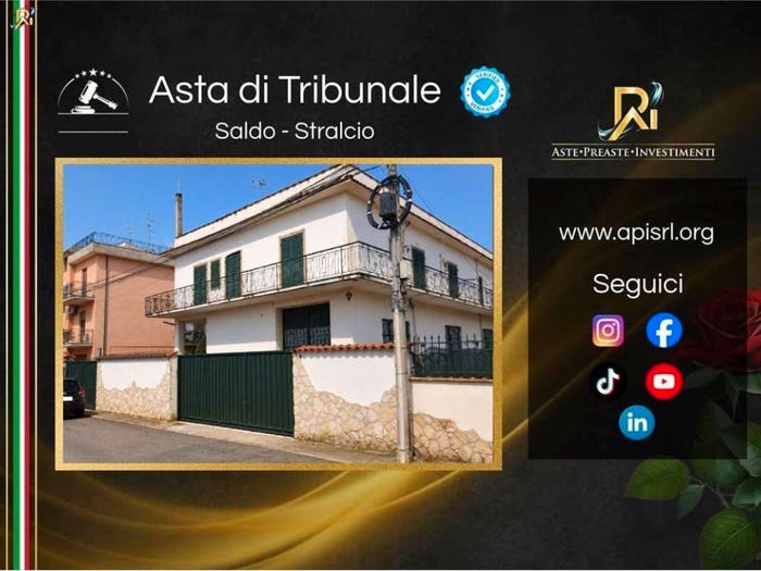 Appartamento trilocale in vendita in Via Polverigi, Lunghezza Castelverde, Roma