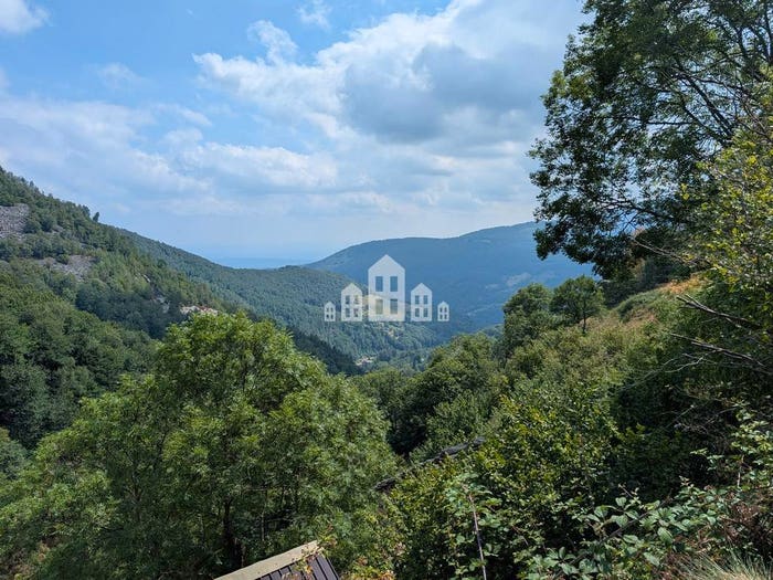 Casa quadrilocale in vendita in Frazione Avranco, Valchiusa