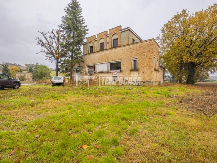 Appartamento con 6 locali in vendita in Contrada Piani Rossi, Corridonia