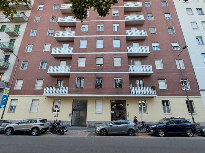Appartamento quadrilocale in vendita in Viale Papiniano, Solari, Milano
