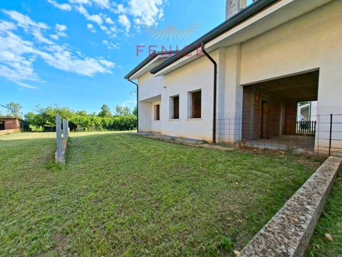 Casa con 5 locali in vendita in Via Picciol, Centro, Montebelluna