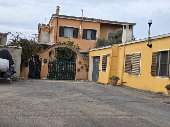 Appartamento con 6 locali in vendita in Via Monte Grappa, Solanas, Cabras