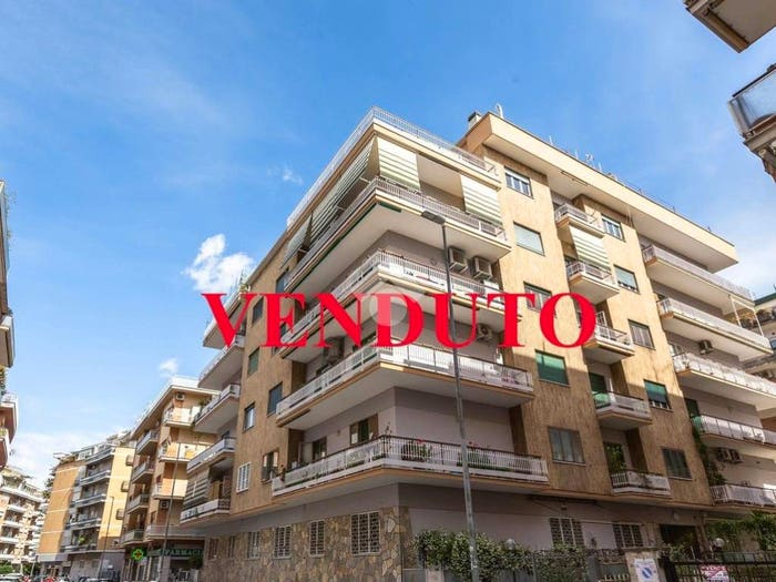 Casa trilocale in vendita in Via Santa Bernadette, Baldo degli Ubaldi, Roma