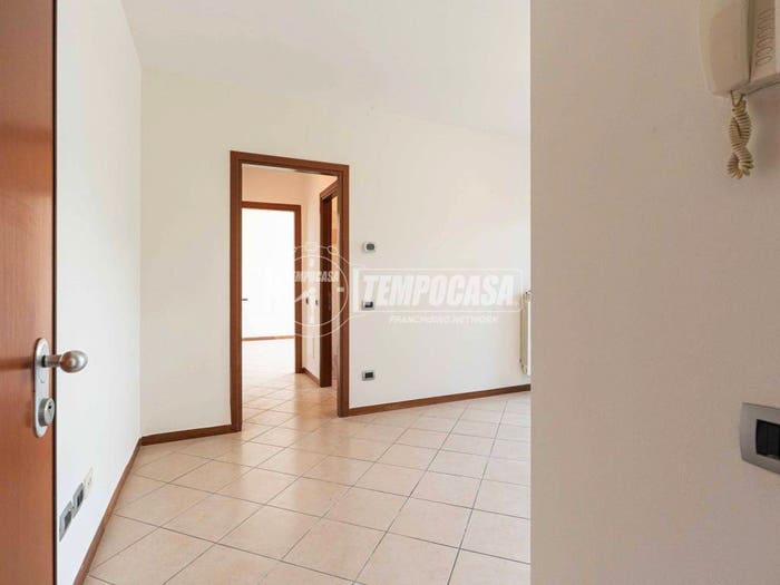 Appartamento bilocale in vendita in Via Roma, Lambrugo