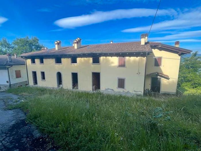 Casa con 6 locali in vendita in Via Ca' di Camugnano, Centro, Camugnano
