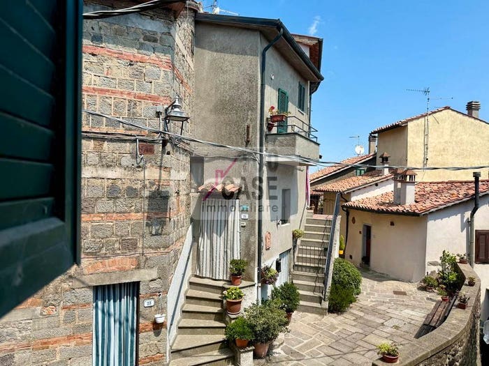 Appartamento trilocale in vendita in Via della Pergola, Centro, Piancastagnaio