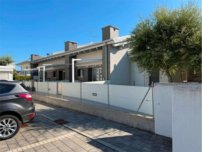 Casa con 5 locali in vendita in Via Torcello, Lido Est, Jesolo