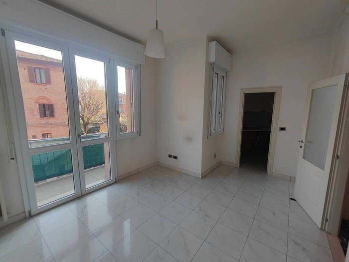 Appartamento con 6 locali in vendita in Corticella, Bologna