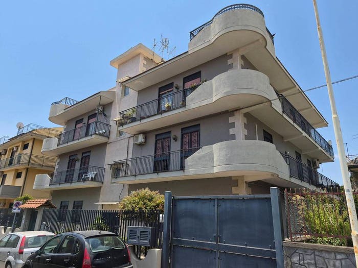 Appartamento quadrilocale in vendita in Via Portella della Ginestra, Centro, Misterbianco