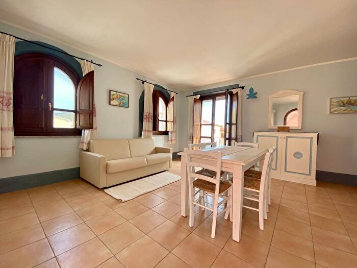 Appartamento trilocale in vendita in Via Giovanni da Verrazzano, Golfo Aranci