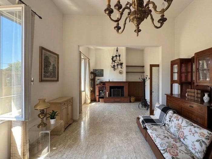 Casa con 6 locali in vendita in Viale IV Novembre, Villaggi Bellaria, Pontedera