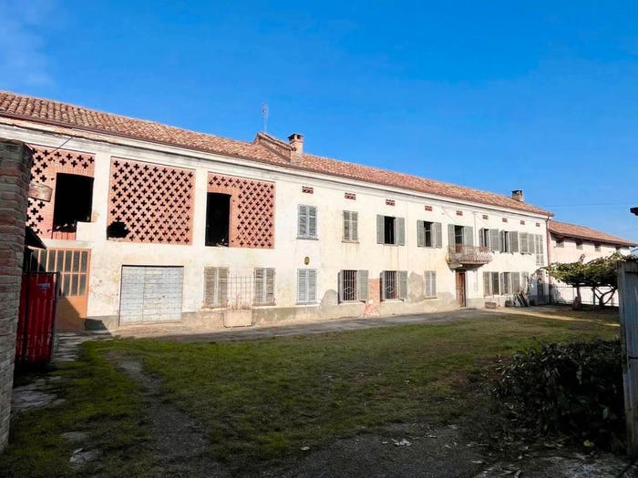 Casa con 6 locali in vendita in Strada Anziani No Number, Costigliole d'Asti