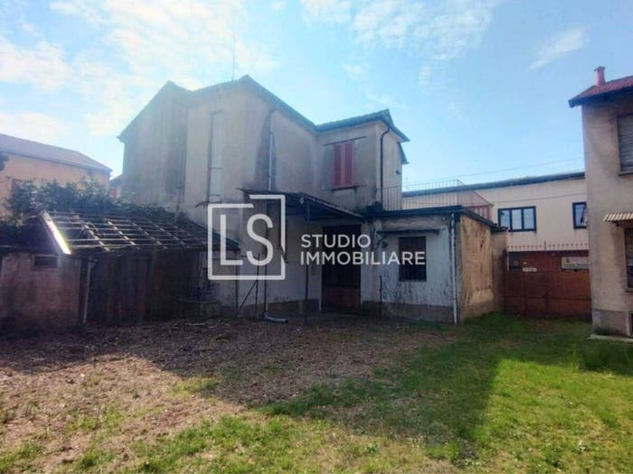 Casa con 5 locali in vendita in Vicolo R Bonghi, Buscate