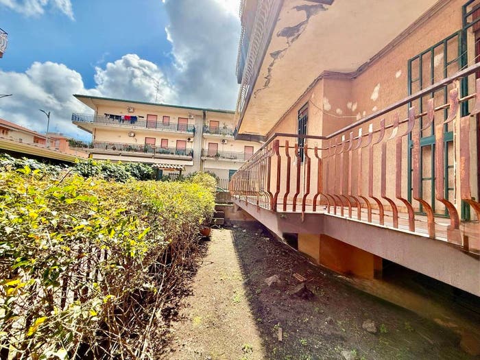 Appartamento trilocale in vendita in Via Salvo D'Acquisto, Centro, Aci Catena