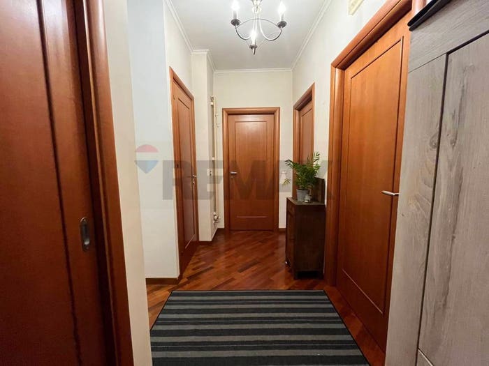 Casa con 6 locali in vendita in via Nuova detta Palmentiello, Chiaiano, Napoli