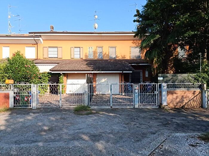 Casa quadrilocale in vendita in Via Giacomo Leopardi, San Lorenzo Della Pioppa, San Prospero