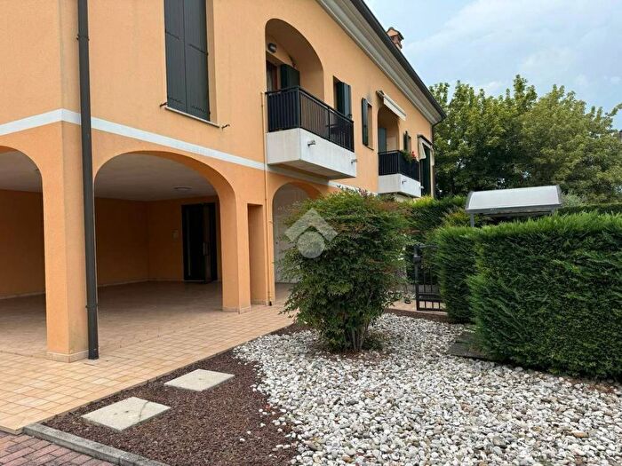 Appartamento quadrilocale in vendita in via Gazzo, Cartura
