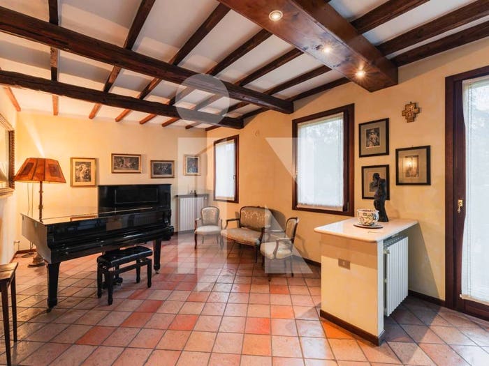 Casa con 6 locali in vendita in Due Pini Te Brunetti, Mantova