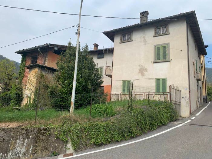 Casa con 6 locali in vendita in Via Giuseppe Garibaldi, Casazza