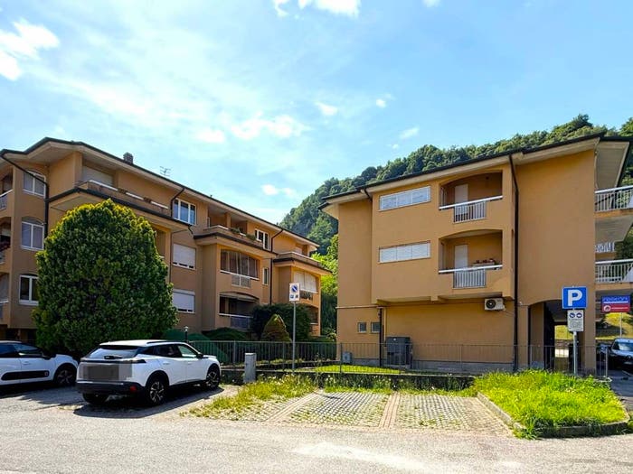 Appartamento quadrilocale in vendita in Via Tagliamento, Centro, Arona