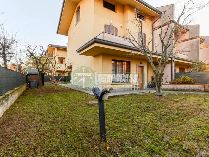 Casa con 5 locali in vendita in Via E de Amicis, Orio al Serio