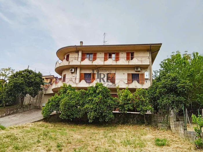 Casa con 6 locali in vendita in Via Enrico De Nicola, Spina, Castiglione Cosentino