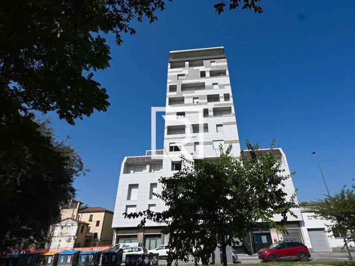 Casa con 5 locali in vendita in magazzini posteriori, Darsena, Ravenna