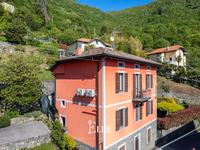 Casa quadrilocale in vendita in Via per Esino, Centro, Perledo