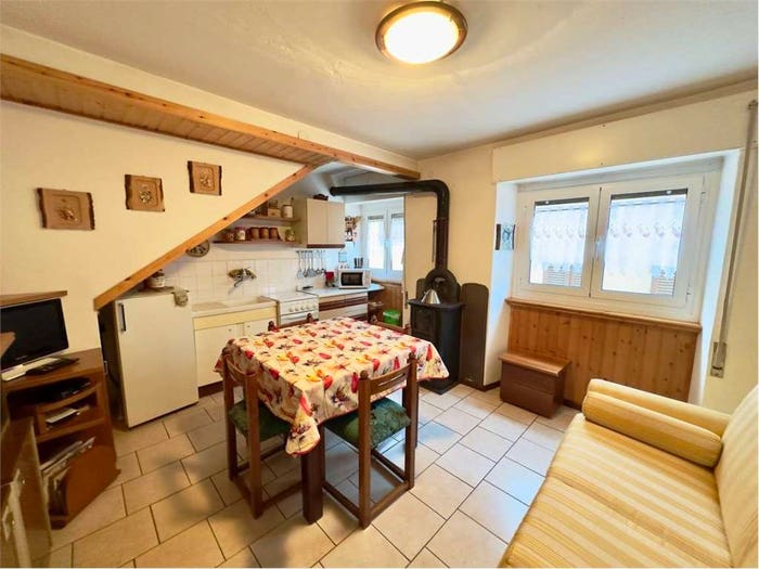 Casa trilocale in vendita in via vittorio emanuele, Premana