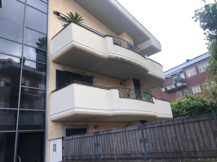Appartamento bilocale in vendita in Via Vecchia di Grottaferrata, Semicentro, Marino