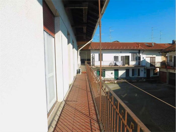 Appartamento bilocale in vendita in via mazzini, Arsago Seprio