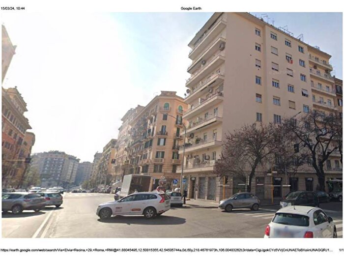 Appartamento trilocale in vendita in Via Elvia Recina, San Giovanni, Roma