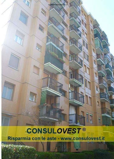 Appartamento trilocale in vendita in Via Eugenio Curiel, Corsico
