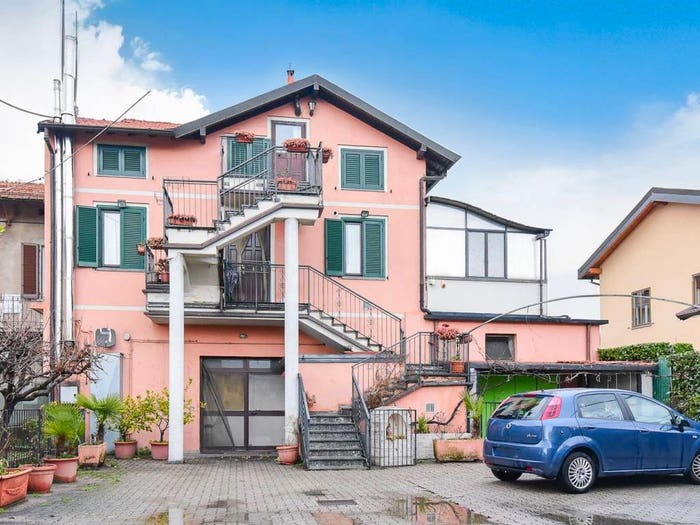 Casa con 6 locali in vendita in Via Lecco, Centro, Erba