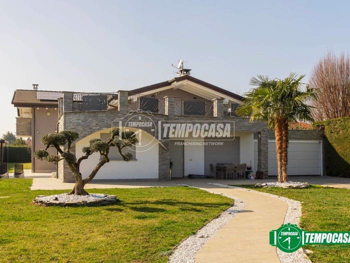 Casa con 5 locali in vendita in Magnago