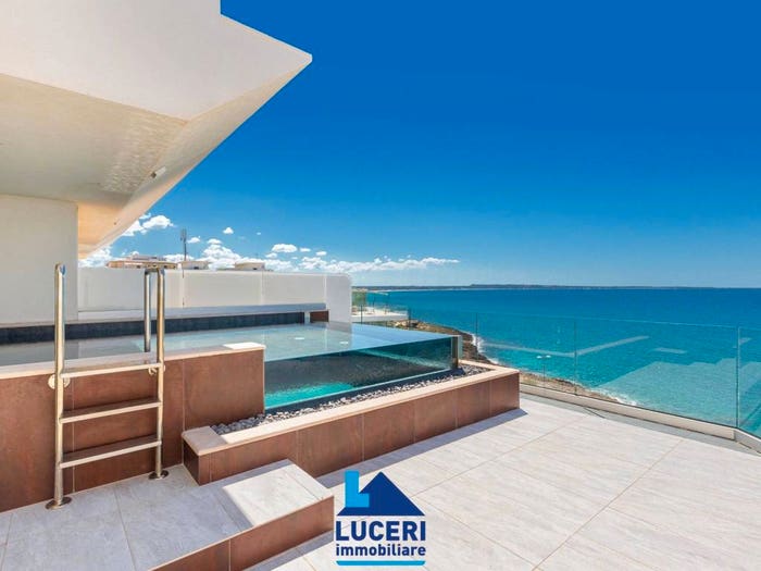 Casa con 6 locali in vendita in Lungomare Galileo Galilei, Lungomare Lido San Giovanni, Gallipoli