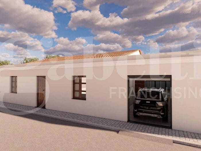 Casa quadrilocale in vendita in Via Carlo Emanuele, Massama, Oristano