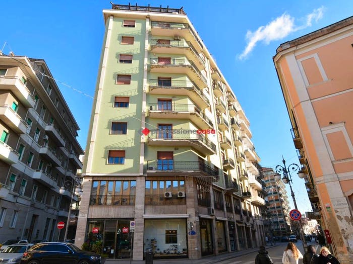 Appartamento con 5 locali in vendita in Via Valentini Vista Franco, Via della Repubblica Piazza San Francesco, Foggia