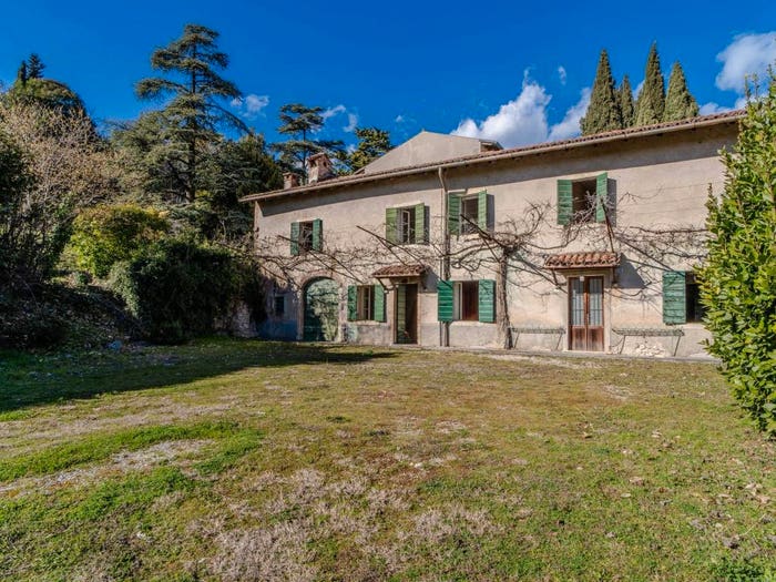 Casa con 6 locali in vendita in Via Fontana Vecchia, Centro, Grezzana