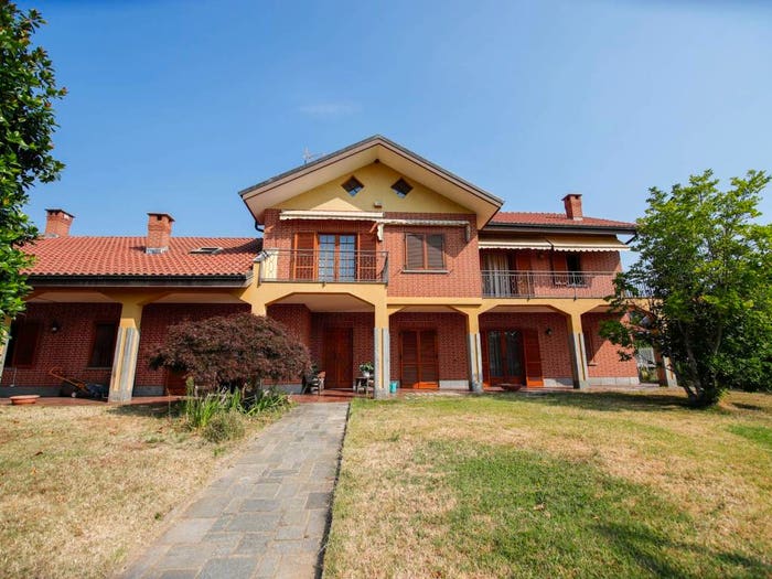 Casa con 6 locali in vendita in Via Fratelli Vitrani, Villarbasse
