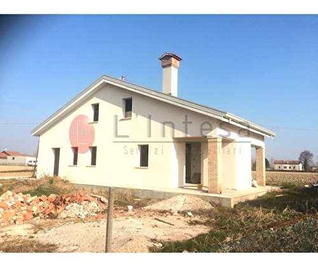 Casa con 6 locali in vendita in VIA PORTO INFERIORE, Brugine