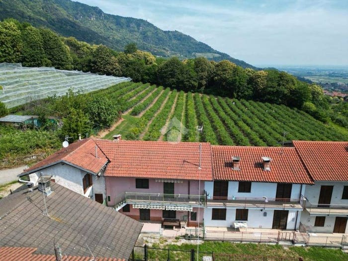 Casa quadrilocale in vendita in Via ai Monti, Envie