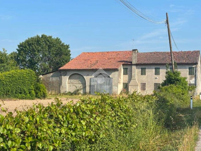 Casa con 6 locali in vendita in Via Forni, Granze