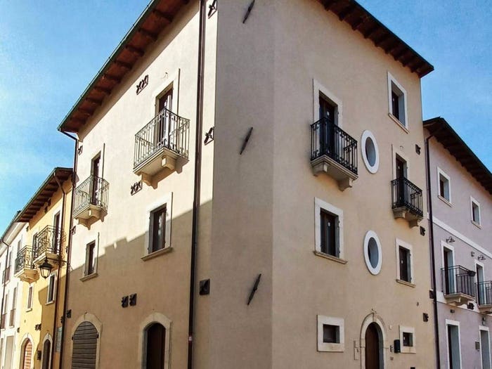 Casa con 6 locali in vendita in Via San Silvestro, Castelnuovo, San Pio delle Camere