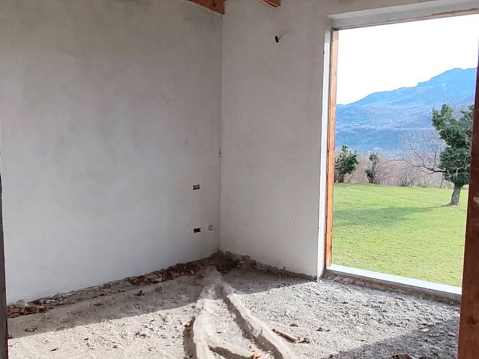 Casa con 6 locali in vendita in Via Palestro, Centro, Casalzuigno