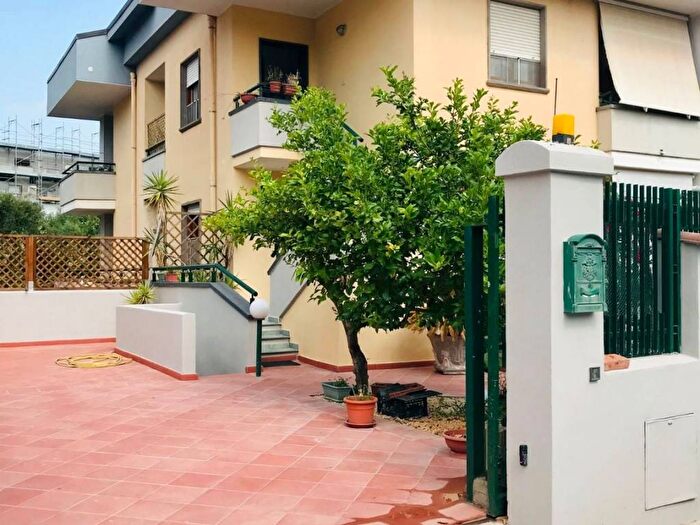 Appartamento con 6 locali in vendita in Via Raffaele Ciasca, Serra Secca, Sassari