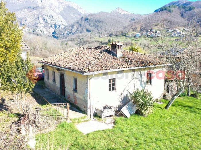 Casa quadrilocale in vendita in LOC COMUNALE, Villa Collemandina